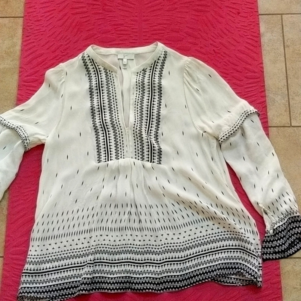 Beautiful silk top excellent condition worn once